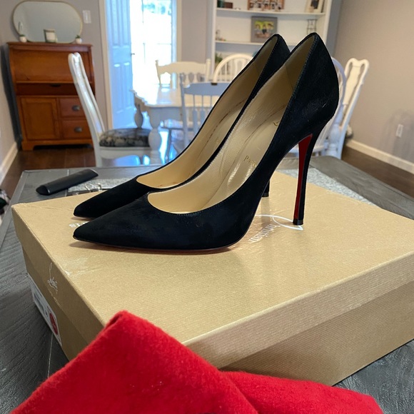 Black Suede Louboutin Pumps - Picture 5 of 5